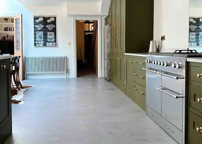 Luxury City Centre Townhouse - Sleeps 6