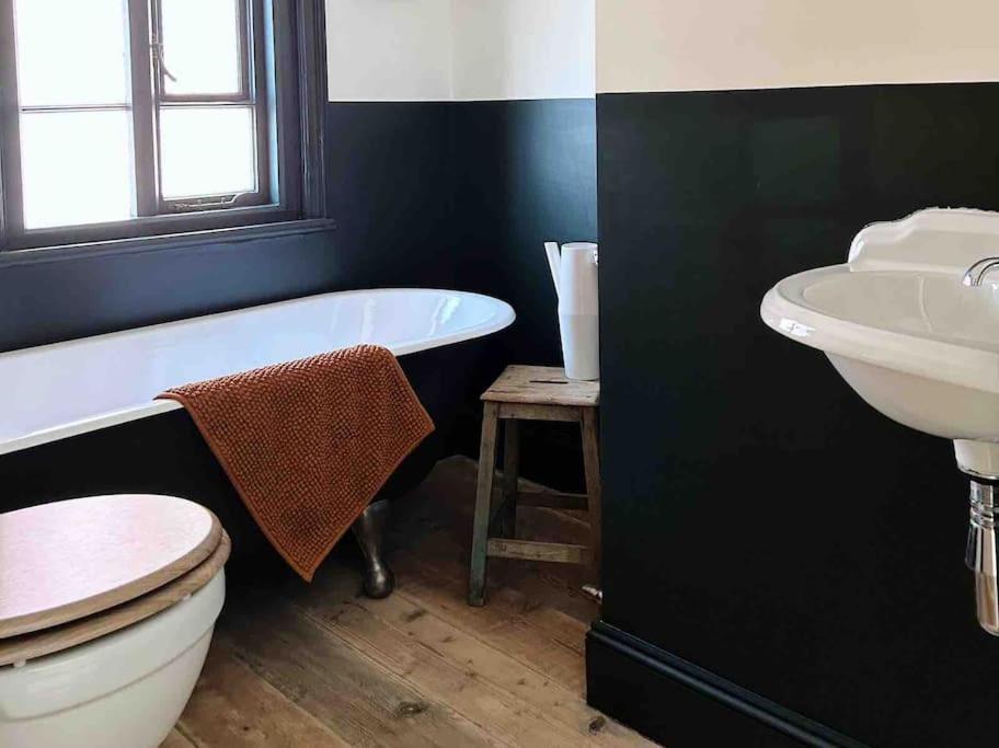 Luxury Centre Townhouse - Sleeps 6 Chester