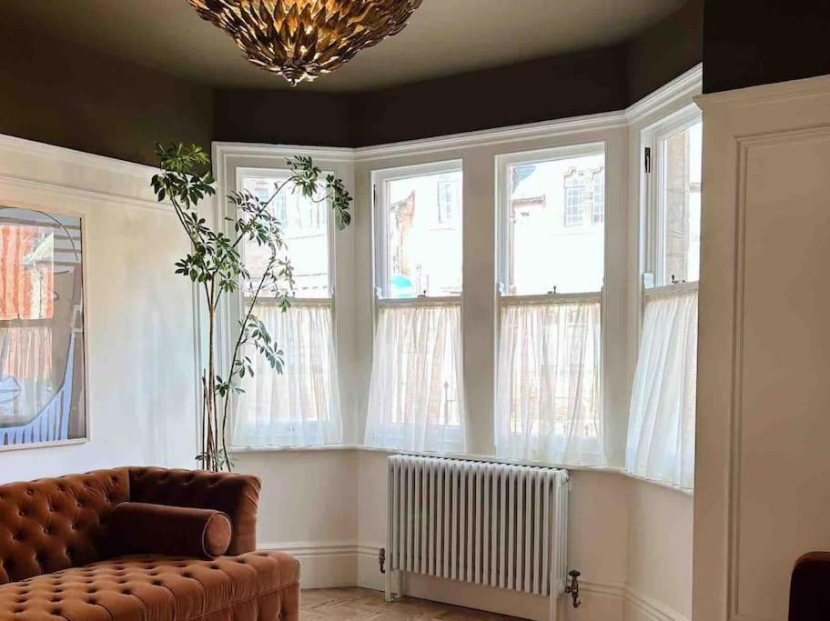 Luxury Centre Townhouse - Sleeps 6 Chester