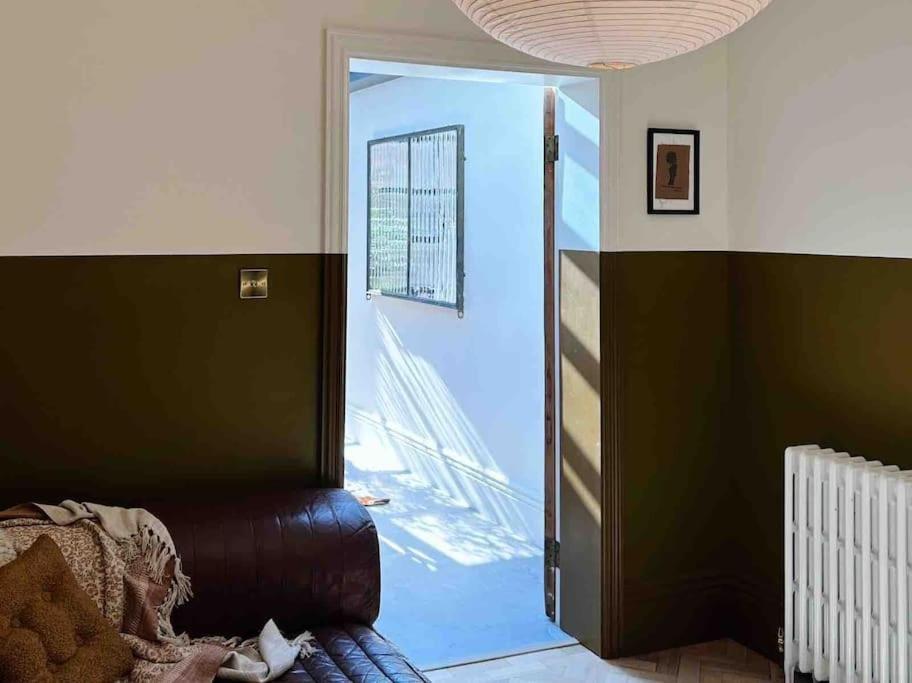 Holiday home Luxury Centre Townhouse - Sleeps 6 *