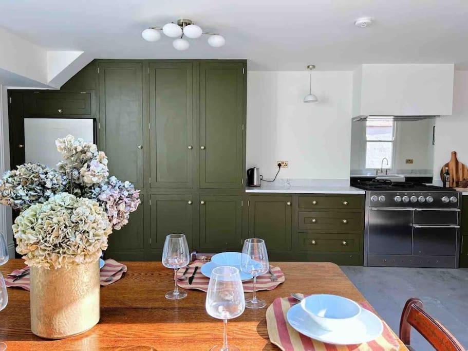 Holiday home Luxury Centre Townhouse - Sleeps 6